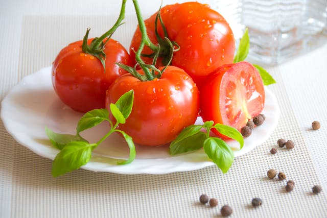 tomate fruta o verdura